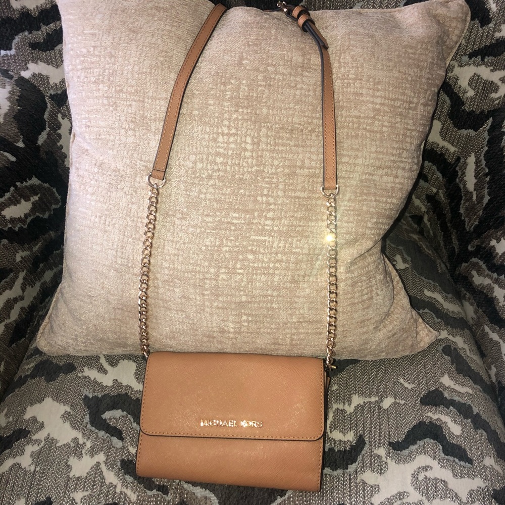 Michael Kors crossbody (camel).